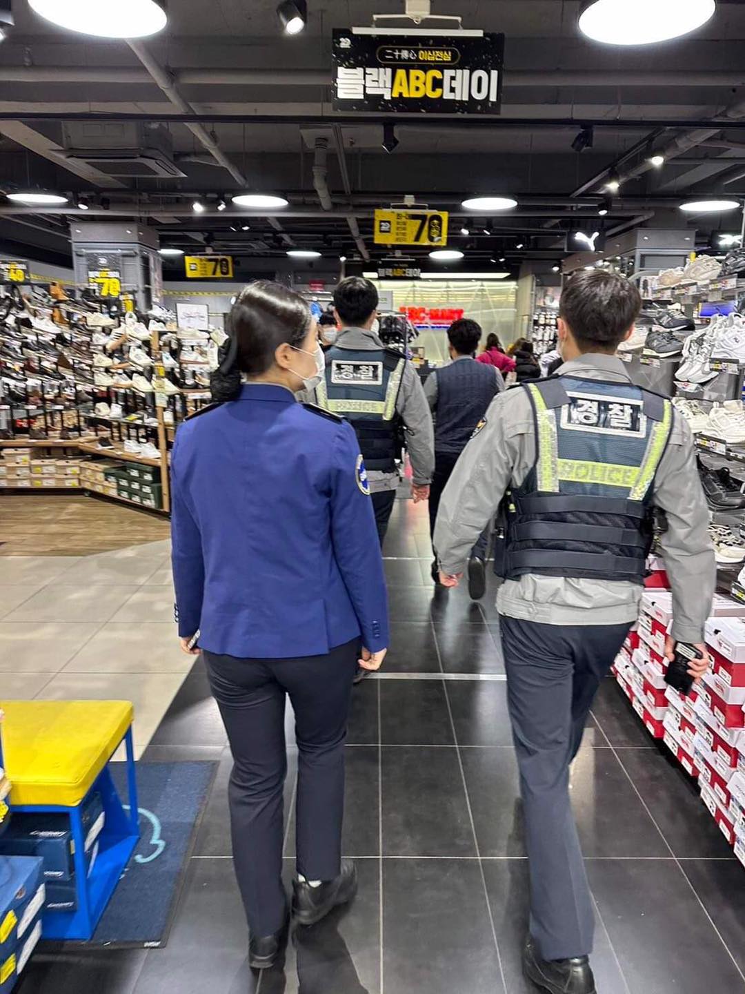 ทนายตั้ม เปิดคลิปหลักฐาน ดาราใหญ่ตบหน้าดาราเด็ก กลางห้างดัง