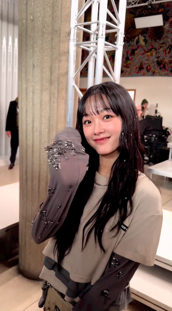 'มินนี่-ต้าเหนิง'!! สวยจึ้งนั่งฟรอนต์โรว์ชมแฟชั่นโชว์ Miu Miu ที่ปารีส