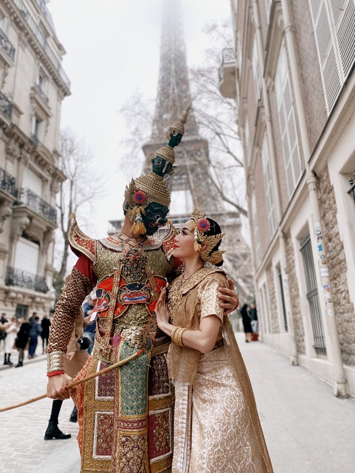 ต๊าซมาก! ม.บูรพา ดังไกล แสดงโขนไทย ประกาศศักดากลางกรุงปารีส ฝรั่งเศส ต๊าซมาก! ม.บูรพา ดังไกล แสดงโขนไทย ประกาศศักดากลางกรุงปารีส ฝรั่งเศส