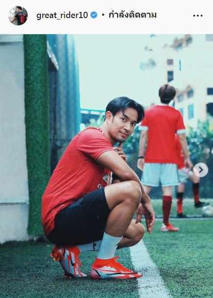 ไทยนำเวียดนามครึ่งแรก!! 2-0 คนบันเทิง เกาะจอส่งเสียงเชียร์สนั่น!!