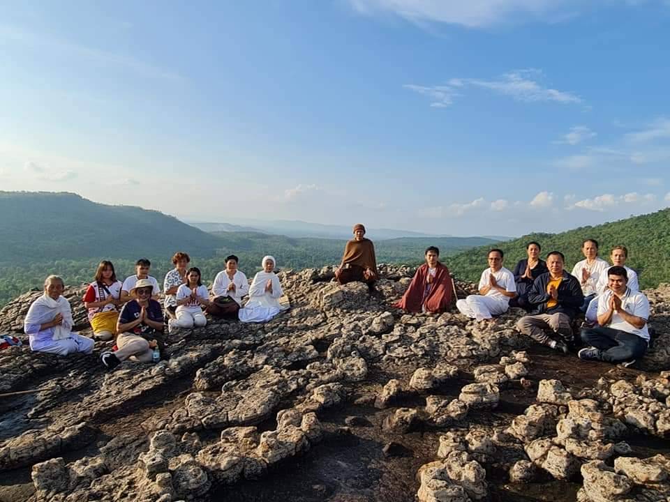 ความสุขวัย 41 ปี ไผ่ พงศธร เคลียร์งานไปปฏิบัติธรรมในวันเกิด