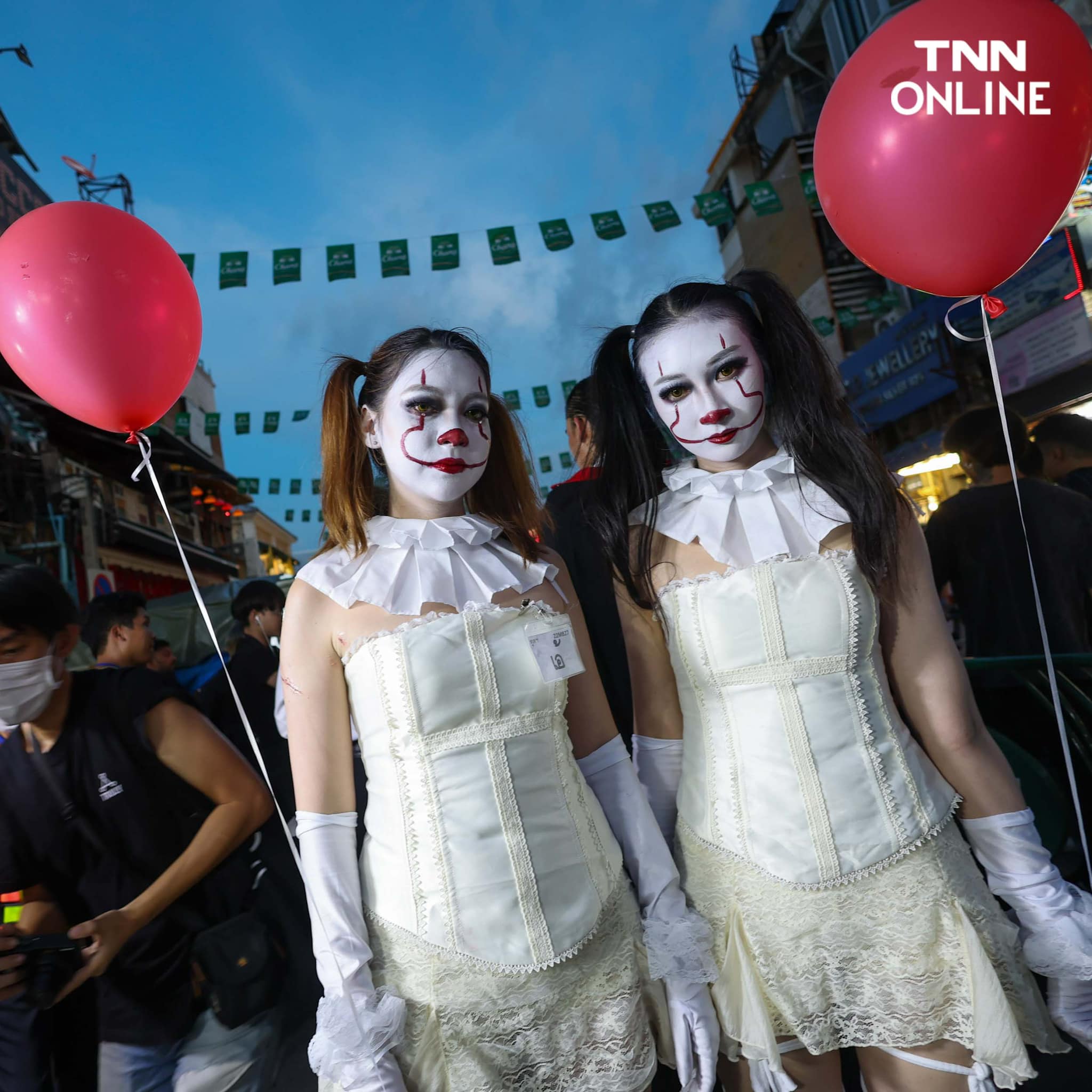 วันฮาโลวีน 2023 ถนนข้าวสารคึกคัก นทท.แต่งชุดแฟนซีจัดเต็มในวันปล่อยผี
