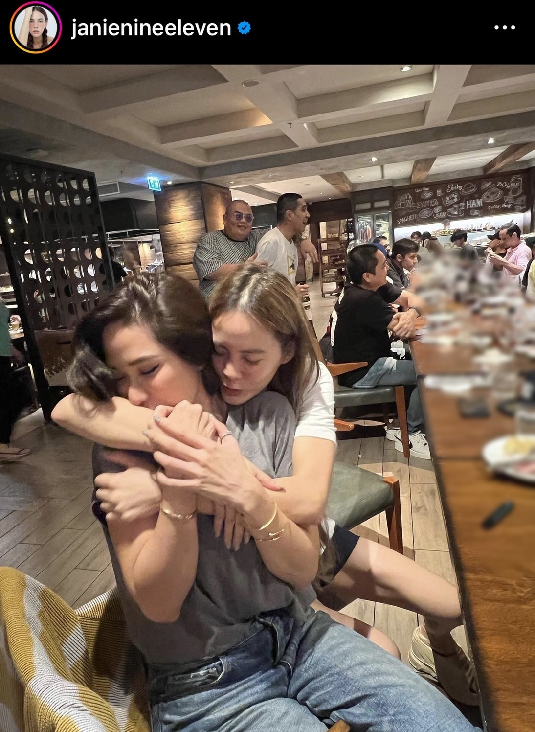 เจนี่ - พลอย  ทั้งกอดทั้งหอม แต่หลุดโฟกัส เพราะสิ่งนี้??