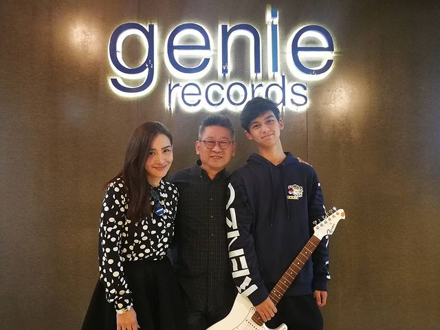  เปิดวาร์ป “น้องทิกเกอร์” ลูกชาย “นิโคล” หล่อเข้มหุ่นดีในวัย 16 ปี จน “แมว จิรศักดิ์” ยังงง สาวๆแห่เรียกพ่อ 