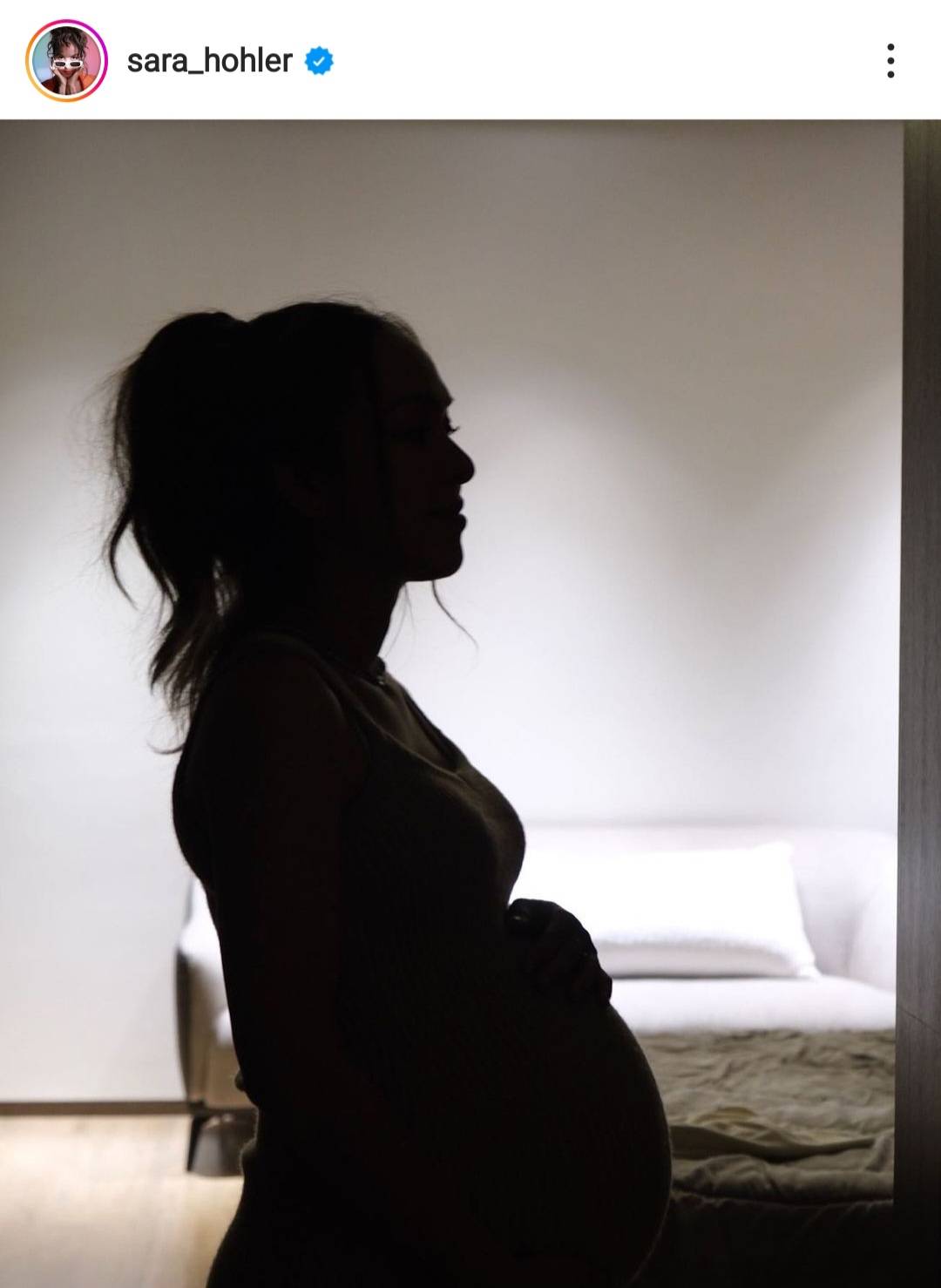 ซาร่า นลิน โพสต์ภาพอวดท้องโต ลุ้นคลอดวันคริสต์มาส ซาร่า นลิน โพสต์ภาพอวดท้องโต ลุ้นคลอดวันคริสต์มาส