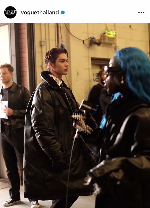 ‘ไบร์ท วชิรวิชญ์’ กระทบไหล่นางเอก Bridgerton 2 ที่ลอนดอนแฟชั่นวีค (มีคลิป)