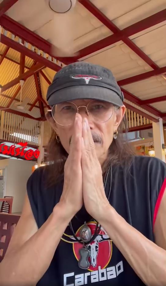 แอ๊ด คาราบาว เผยสาเหตุถูกหามลงจากเวทีด่วน ขณะร้องเพลง