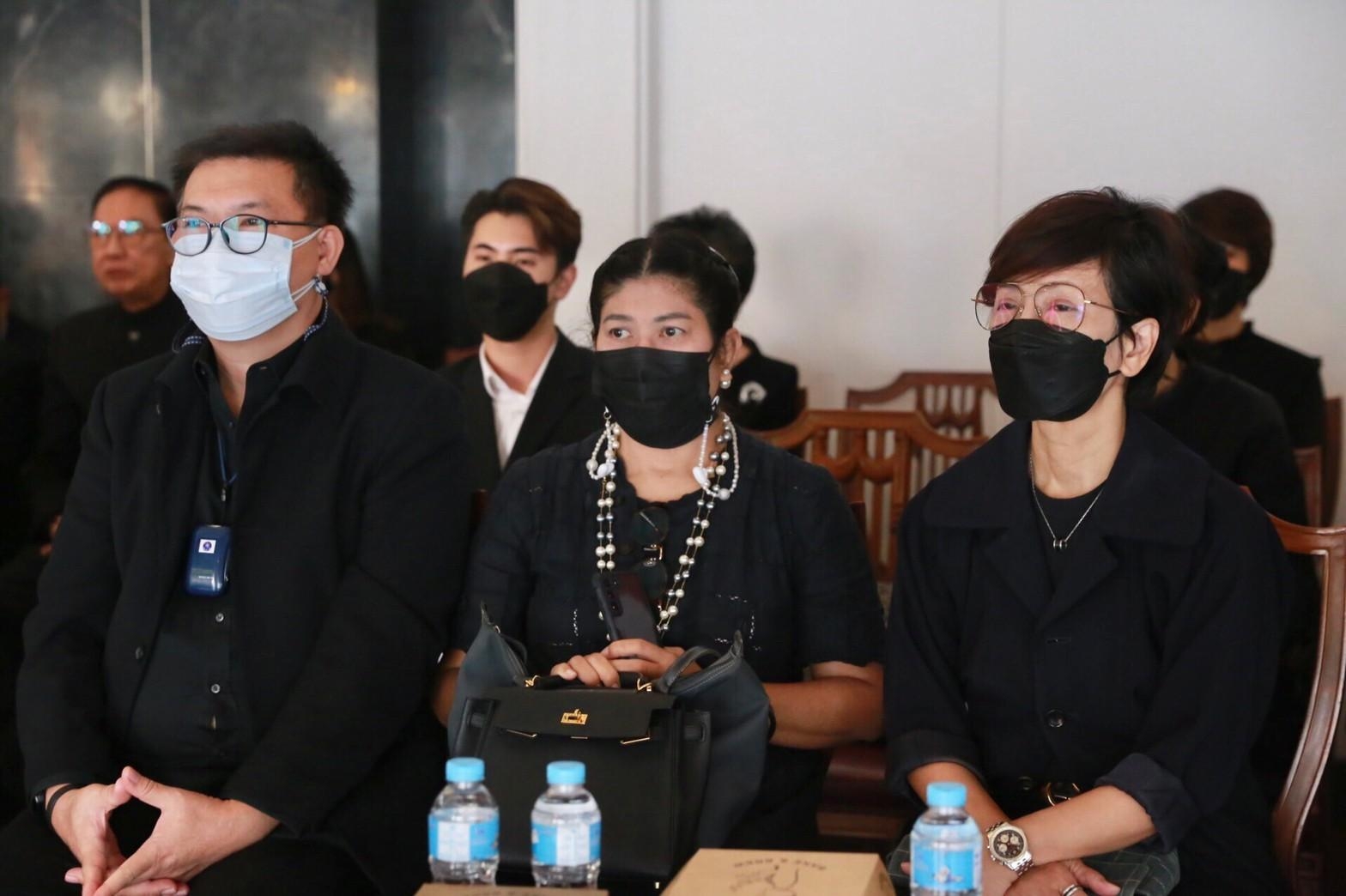 คนบันเทิงร่วมพิธีฌาปนกิจ “ต๊ะ นิรัตติศัย กัลย์จาฤก”
