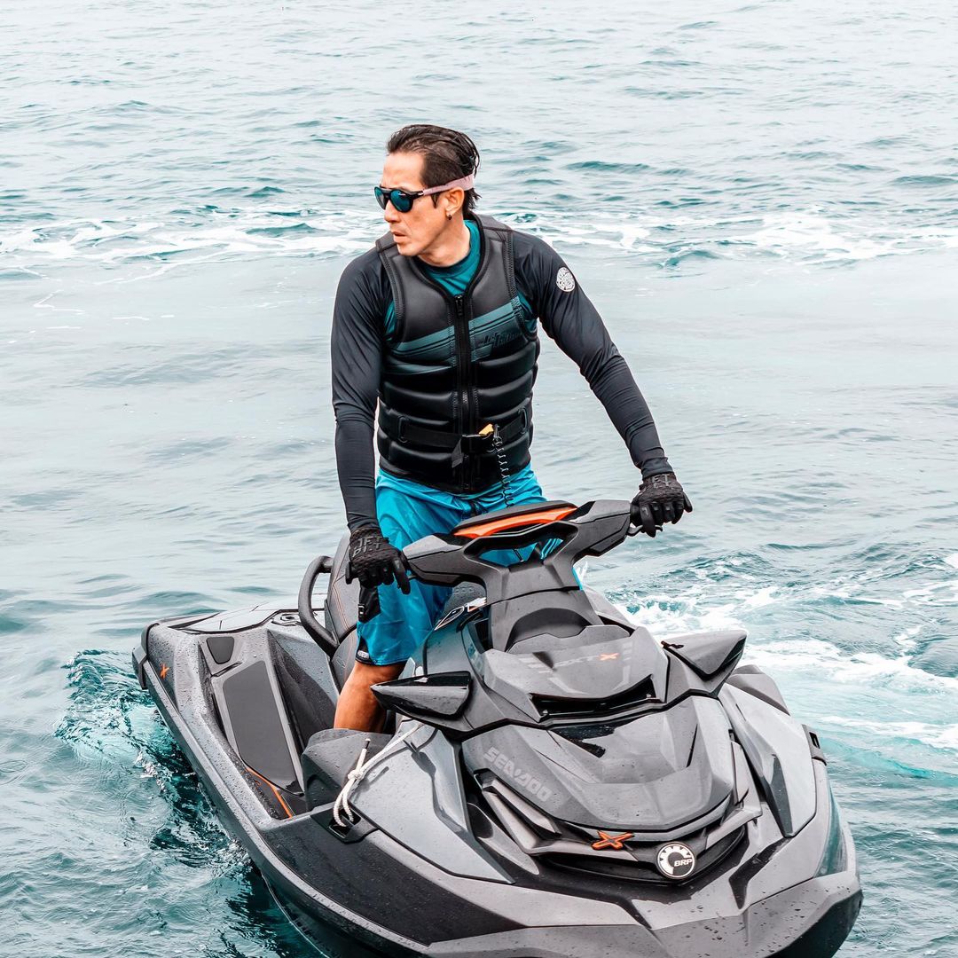 4หนุ่มพร้อมหน้า เจ เจตริน โพสต์ภาพกับ 3 เจ้า ภูมิใจในตัวลูกชาย