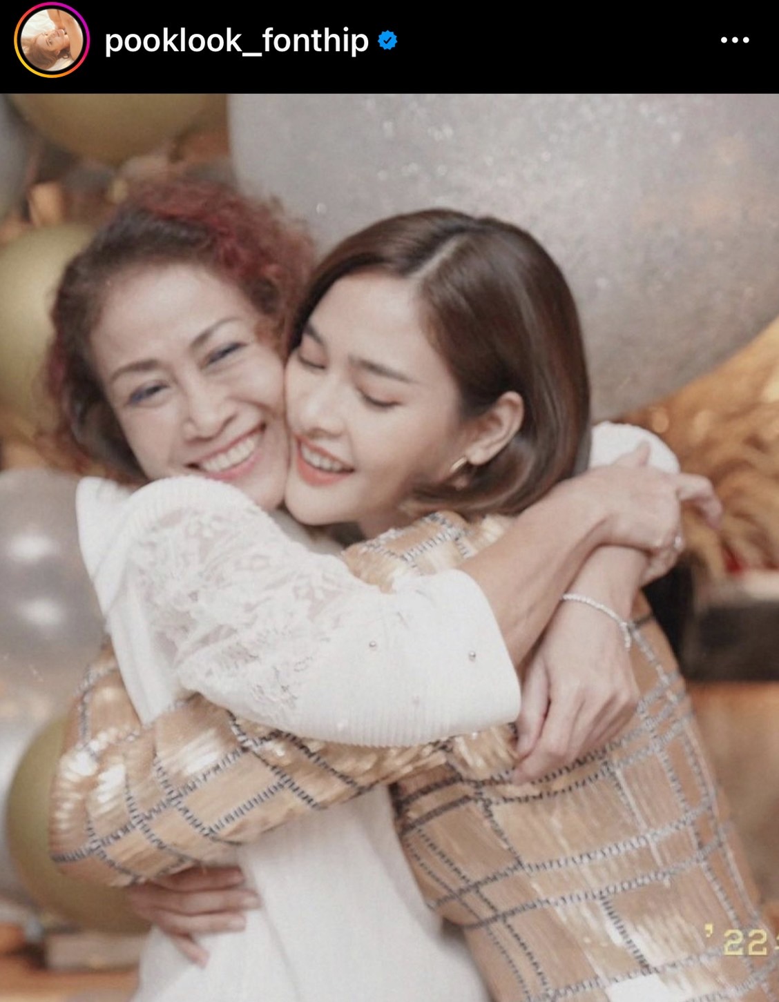 ปุ๊กลุก โพสต์ครบรอบ 1 ปี ที่จากกัน คิดถึงแม่จับหัวใจ... ปุ๊กลุก โพสต์ครบรอบ 1 ปี ที่จากกัน คิดถึงแม่จับหัวใจ...