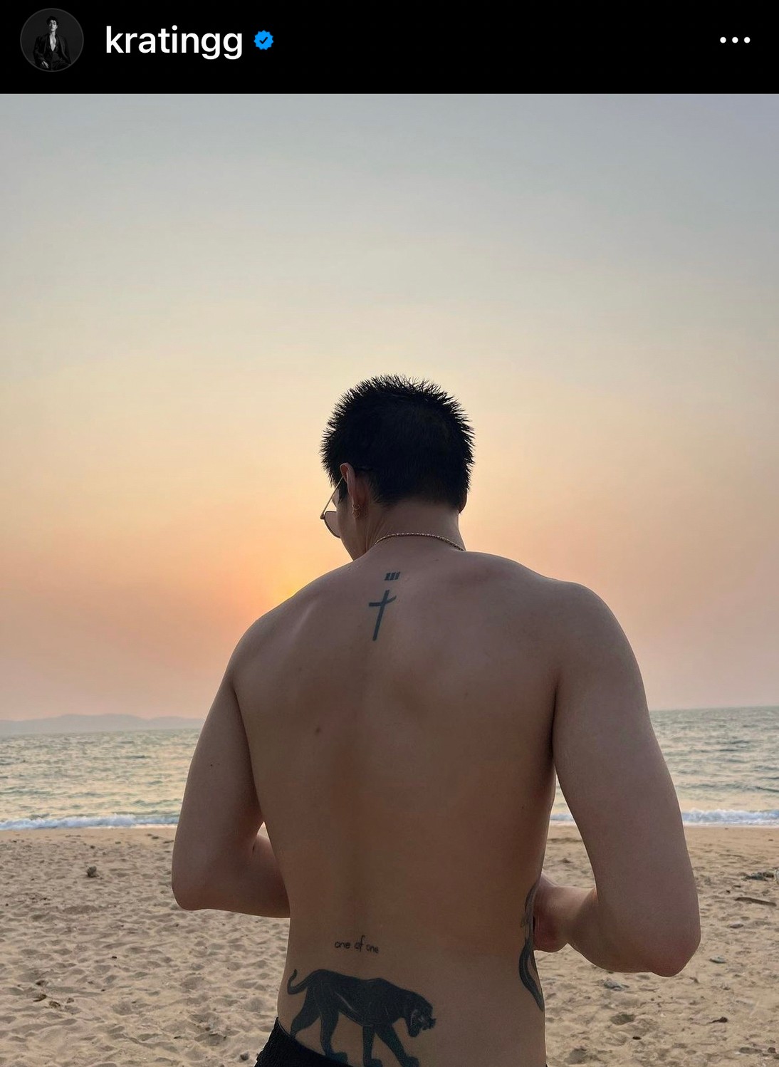 ทะเลไฟลุก!! กระทิง อวดหุ่นเฟิร์มริมชายหาด ทำชาวเน็ตแห่คอมเมนต์รัวๆ