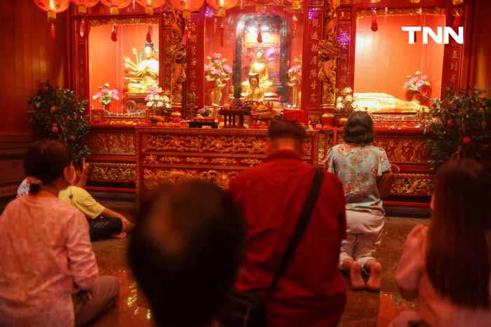 สีแดงทั้งวัดมังกร เสริมสิริมงคล โชคลาภ ในวันตรุษจีน สีแดงทั้งวัดมังกร เสริมสิริมงคล โชคลาภ ในวันตรุษจีน