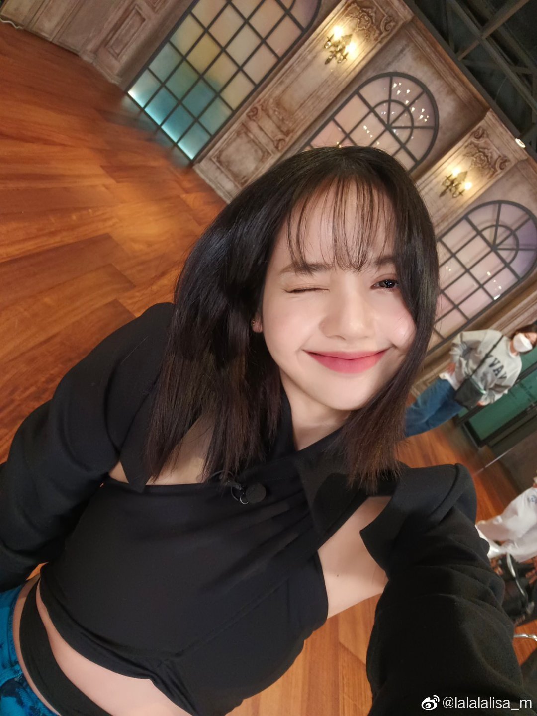 โมเมนท์สุดน่ารัก เมื่อเหล่าเด็กฝึกอวยพรวันเกิดให้ 'ลิซ่า' BLACKPINK