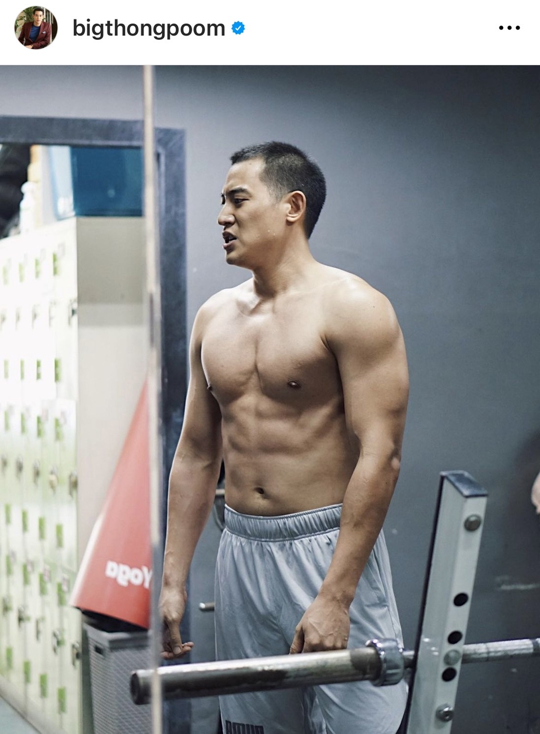 ส่องพระเอกกล้ามโต!!  บิ๊ก ทองภูมิ แจงสาเหตุไม่ลงภาพถอดเสื้อ เพราะถูกคุกคาม และเคยโดนขอซื้อบริการ