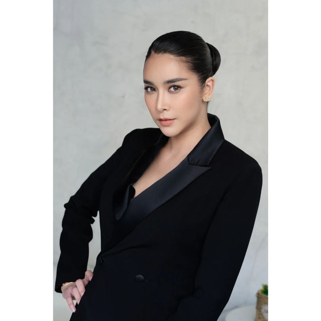 “ใหม่ สุคนธวา” ไม่ทนฟาดกลับคนวิจารณ์สามีขี้เหร่ (มีคลิป) “ใหม่ สุคนธวา” ไม่ทนฟาดกลับคนวิจารณ์สามีขี้เหร่ (มีคลิป)