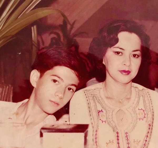 แซม ยุรนันท์ เฉลยที่มาของความหล่อ! แซม ยุรนันท์ เฉลยที่มาของความหล่อ!