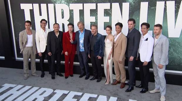 ‘เวียร์ ศุกลวัฒน์ - เจมส์ ธีรดนย์’ นำทัพดาราไทยเปิดตัวหนัง Thirteen Lives 13 หมูป่าที่ฮอลลีวูด (มีคลิป)
