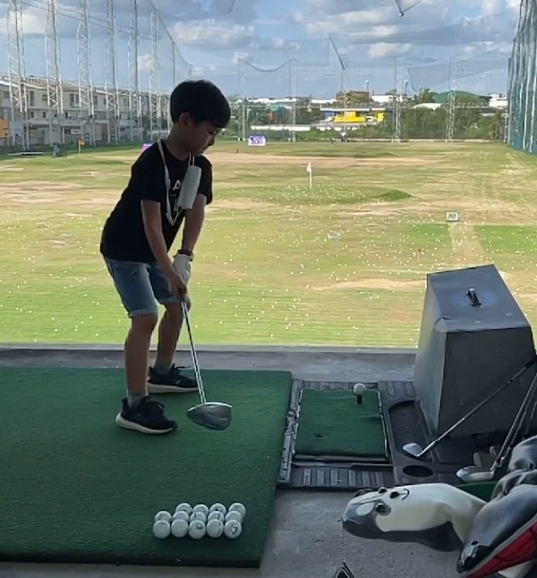 หนุ่ม คงกะพัน  สนับสนุนลูกชาย น้องภัทร ชื่นชอบกีฬากอล์ฟ (มีคลิป)