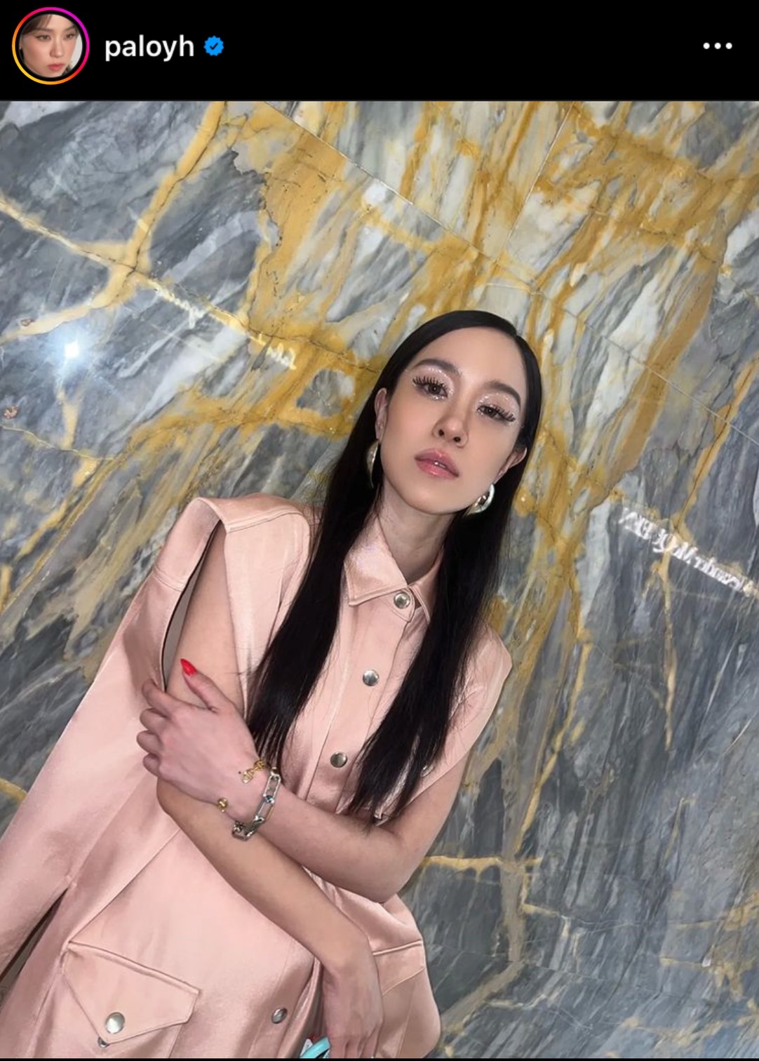 เพจดัง เผยคำใบ้คนในวงการ ที่เป็นต้นเหตุให้รักของ พลอย-ทู จบลง เพจดัง เผยคำใบ้คนในวงการ ที่เป็นต้นเหตุให้รักของ พลอย-ทู จบลง