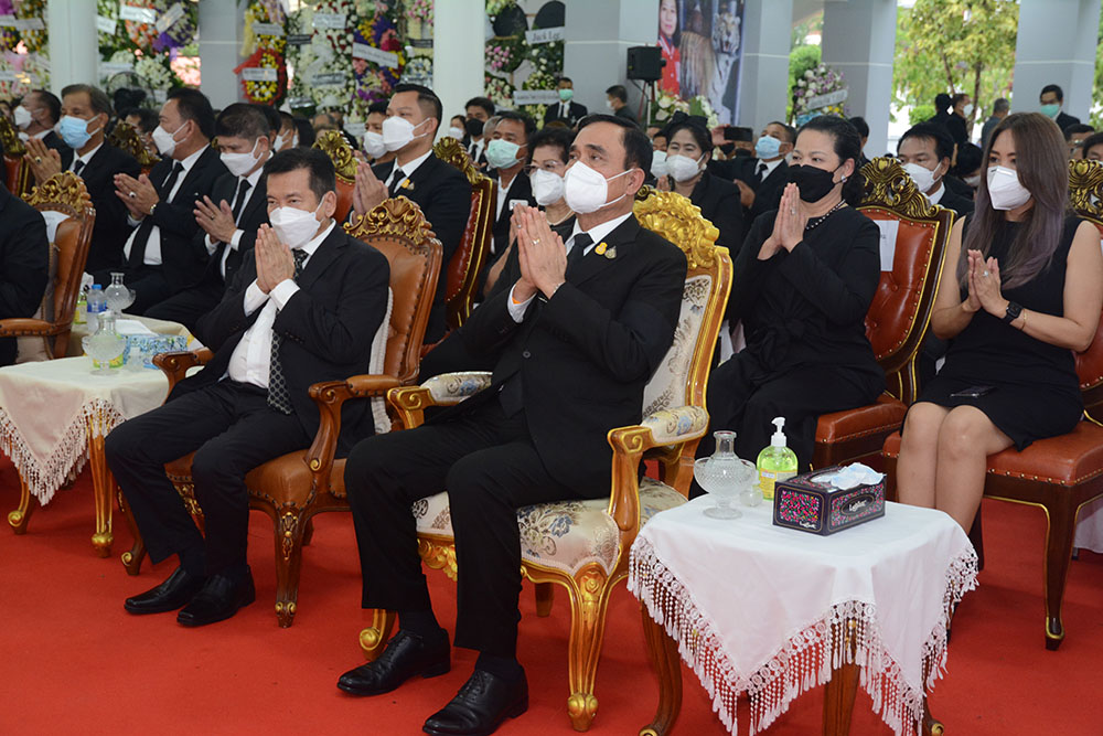 นายกฯร่วมงานศพ ลูกสาว ชัช เตาปูน - ส.ส.ร่วมแสดงความเสียใจ นายกฯร่วมงานศพ ลูกสาว ชัช เตาปูน - ส.ส.ร่วมแสดงความเสียใจ