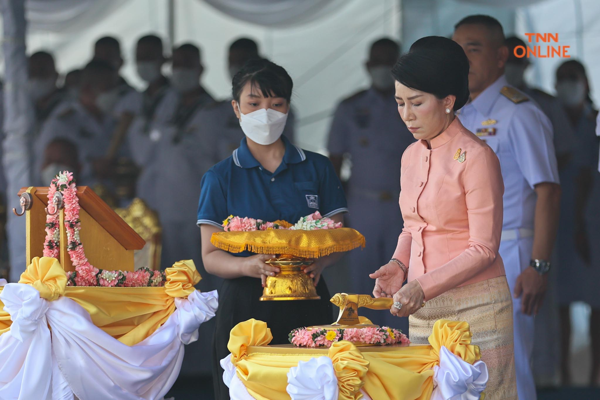 ผบ.ทร.และภริยา ร่วมพิธี ปล่อยเรือหลวงตาชัยลงน้ำ