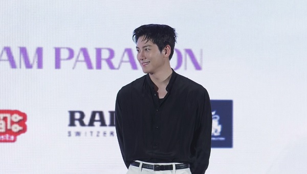 “จีชางอุค” ฝากคำหวานถึงแฟนๆ ในแถลงแฟนมีตไทยรอบ 6 ปี (มีคลิป)