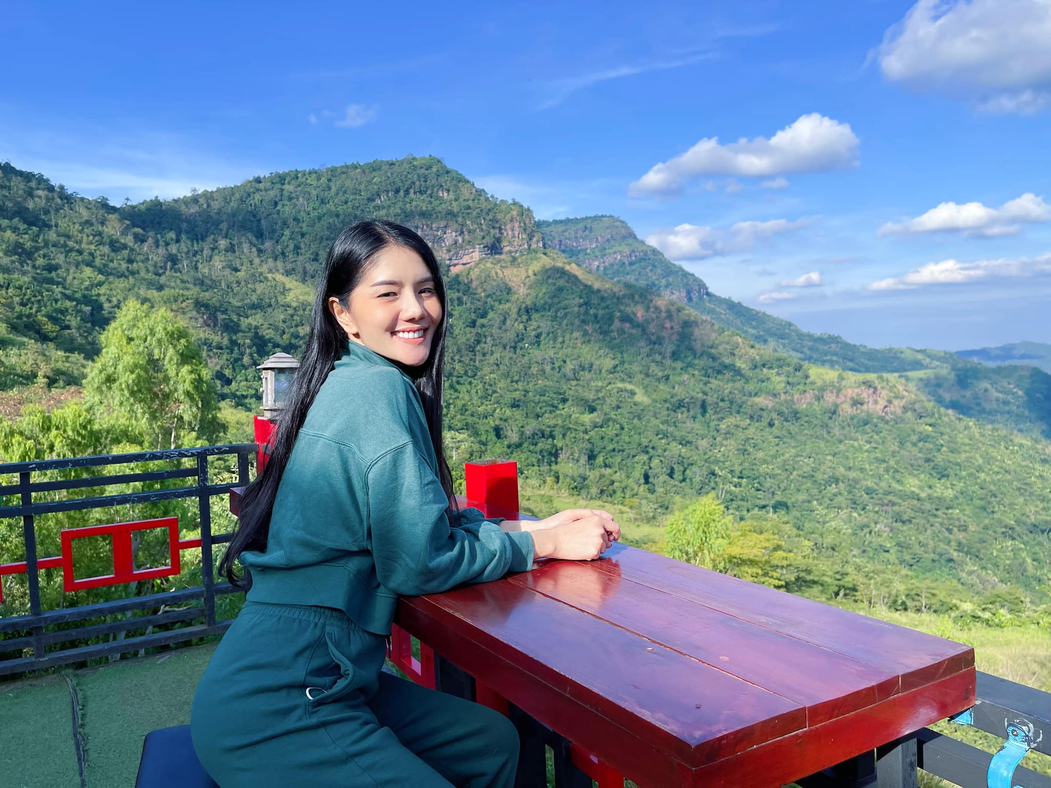 แพรวพราว แสงทอง ซุปตาร์หมอลำซิ่ง ติดเชื้อโควิด 19 พร้อมเข้ารับการรักษาทันที แพรวพราว แสงทอง ซุปตาร์หมอลำซิ่ง ติดเชื้อโควิด 19 พร้อมเข้ารับการรักษาทันที