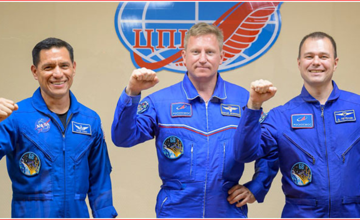 ยาน Dragon ของ SpaceX รับบทเป็นยานฉุกเฉินพานักบินอวกาศ NASA กลับบ้าน