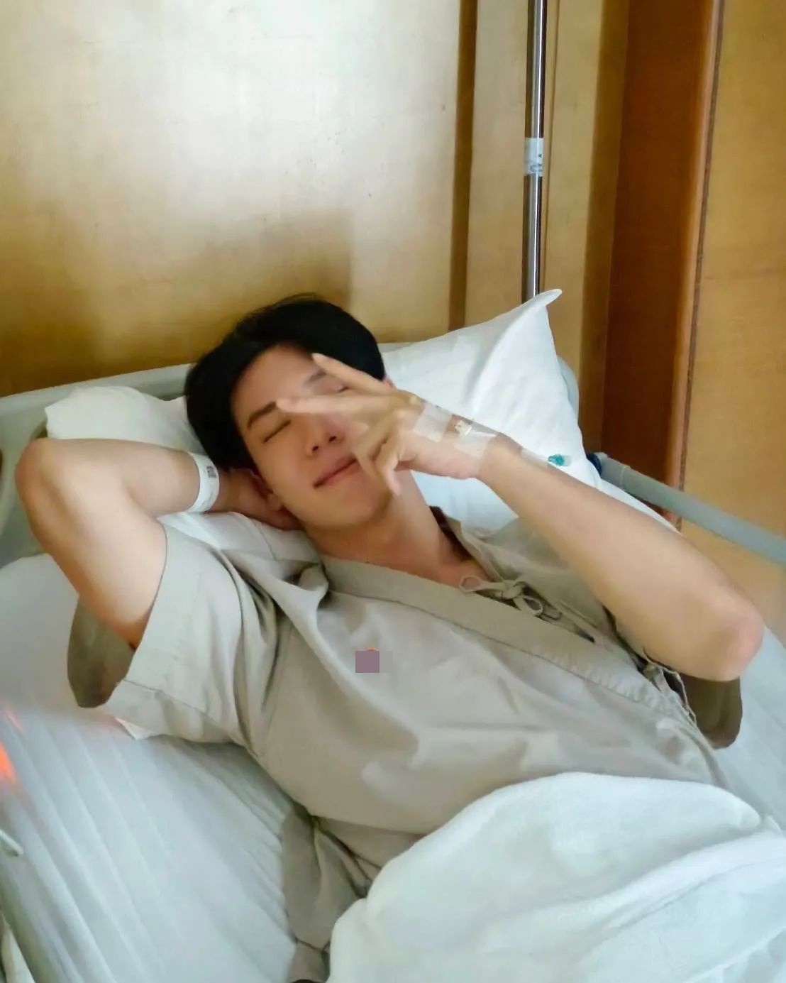 แอ็ดมิทด่วน!! เพราะเหตุนี้ เกรท สพล เผยสาเหตุเป็น ไวรัสตาแดง