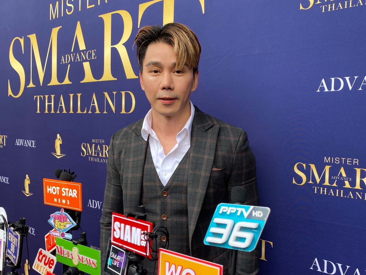 “กำปั้น” อัปเดตอาการ “โจอี้ บาซู” ก่อนขึ้นคอนเสิร์ตอีกครั้ง บอก บาซู ต้องครบ 3 คน “กำปั้น” อัปเดตอาการ “โจอี้ บาซู” ก่อนขึ้นคอนเสิร์ตอีกครั้ง บอก บาซู ต้องครบ 3 คน