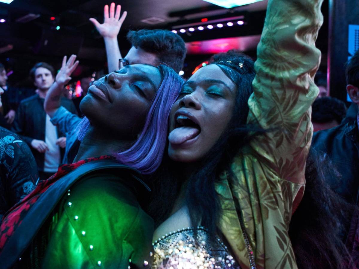 สำนักข่าว LA Times รายงานข่าวชวนช็อคว่าผู้สร้างซีรีส์ Emily in Paris เป็นต้นเหตุที่ทำให้งานลูกโลกทองคำปีนี้ถูกบอยคอต สำนักข่าว LA Times รายงานข่าวชวนช็อคว่าผู้สร้างซีรีส์ Emily in Paris เป็นต้นเหตุที่ทำให้งานลูกโลกทองคำปีนี้ถูกบอยคอต