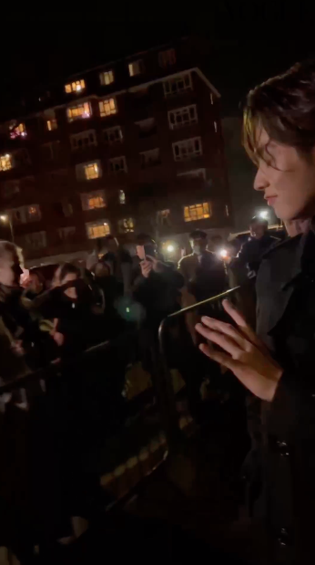 หล่อปังระดับโลก!! ประมวลลุค 'ไบร์ท วชิรวิชญ์' ประชันซุปตาร์โลก ชมแฟชั่นโชว์ลอนดอน หล่อปังระดับโลก!! ประมวลลุค 'ไบร์ท วชิรวิชญ์' ประชันซุปตาร์โลก ชมแฟชั่นโชว์ลอนดอน