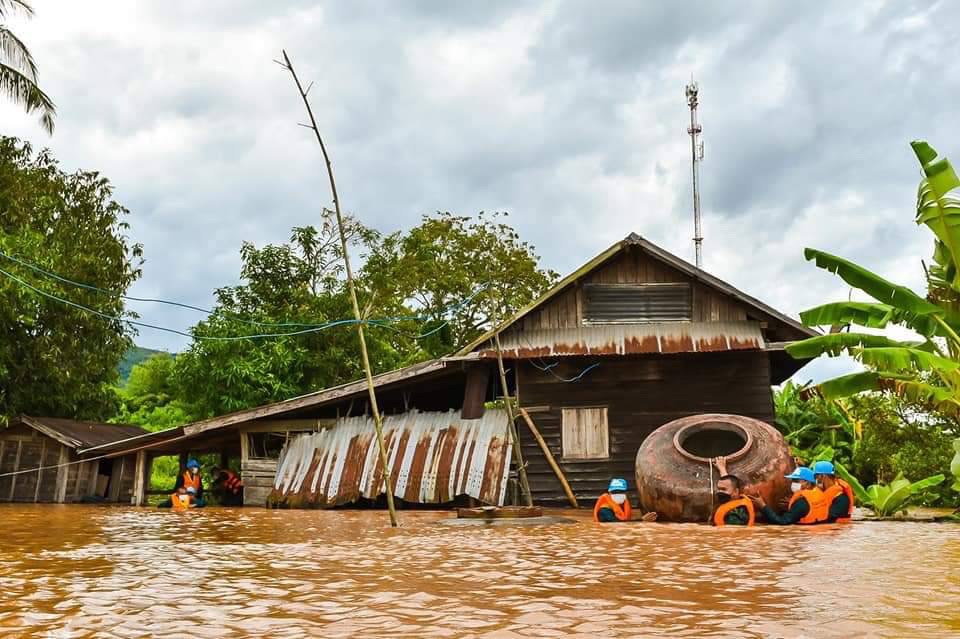 ด่านซ้ายยังท่วมหนัก! ทหารเร่งช่วยเหลือผู้ประสบภัย ด่านซ้ายยังท่วมหนัก! ทหารเร่งช่วยเหลือผู้ประสบภัย