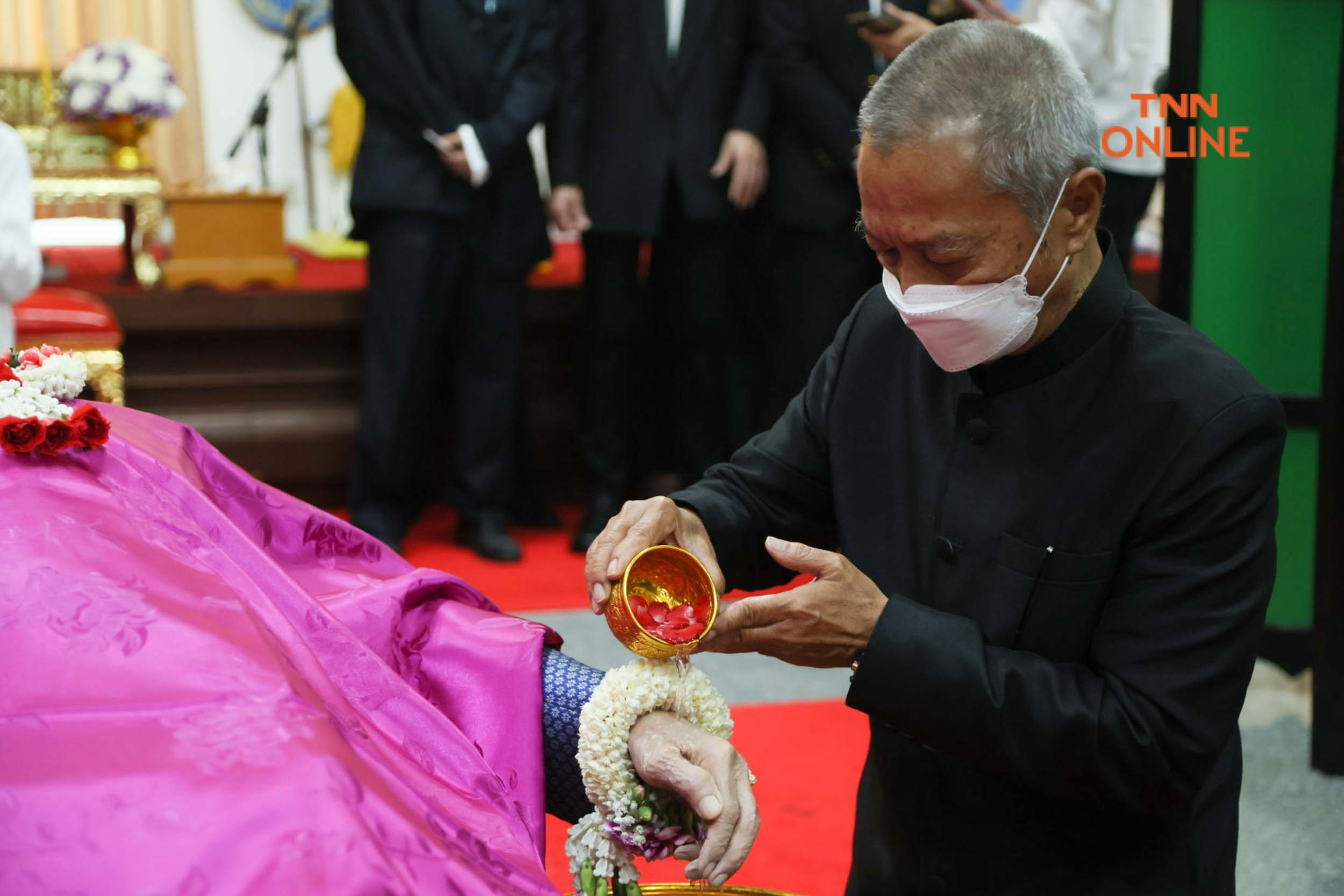 พระราชทานน้ำหลวงอาบศพ คนบันเทิงอาลัยสิ้นพระเอกตลอดกาล“สมบัติ เมทะนี” พระราชทานน้ำหลวงอาบศพ คนบันเทิงอาลัยสิ้นพระเอกตลอดกาล“สมบัติ เมทะนี”