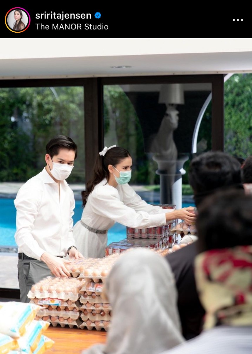 ริต้า ศรีริต้า - กรณ์ ณรงค์เดช ปันความสุข มอบข้าวสารอาหารแห้งให้ประชาชน