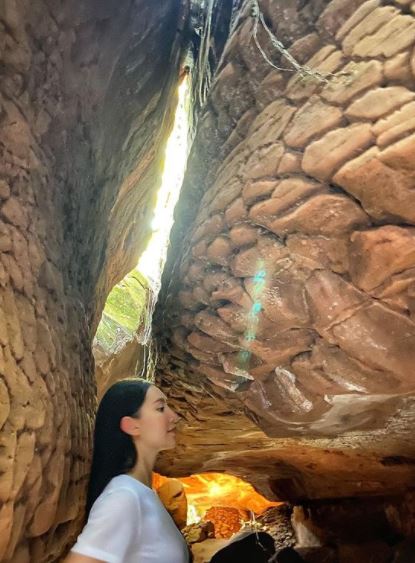 เบลล่า ราณี จับมือคุณแม่ปราณีขึ้นถ้ำนาคา ไหว้ขอพรพ่อปู่อือลือ