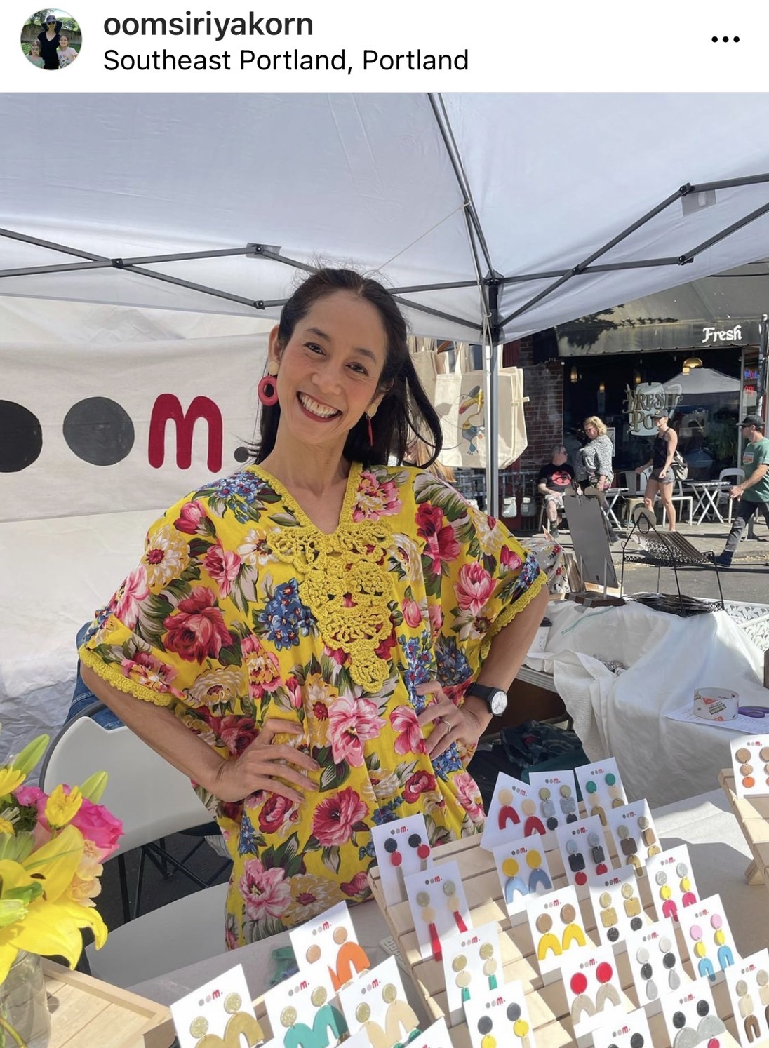 อุ้ม สิริยากร โต้ข่าวตกยาก ต้องเป็นแม่ค้าขายของ ลั่น! ขายเอาสนุกและได้สอนลูก อุ้ม สิริยากร โต้ข่าวตกยาก ต้องเป็นแม่ค้าขายของ ลั่น! ขายเอาสนุกและได้สอนลูก