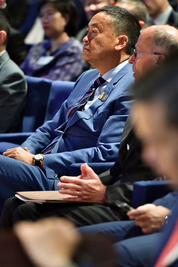 วันแรกในฝรั่งเศส นายกฯ ลุยฟอรั่ม