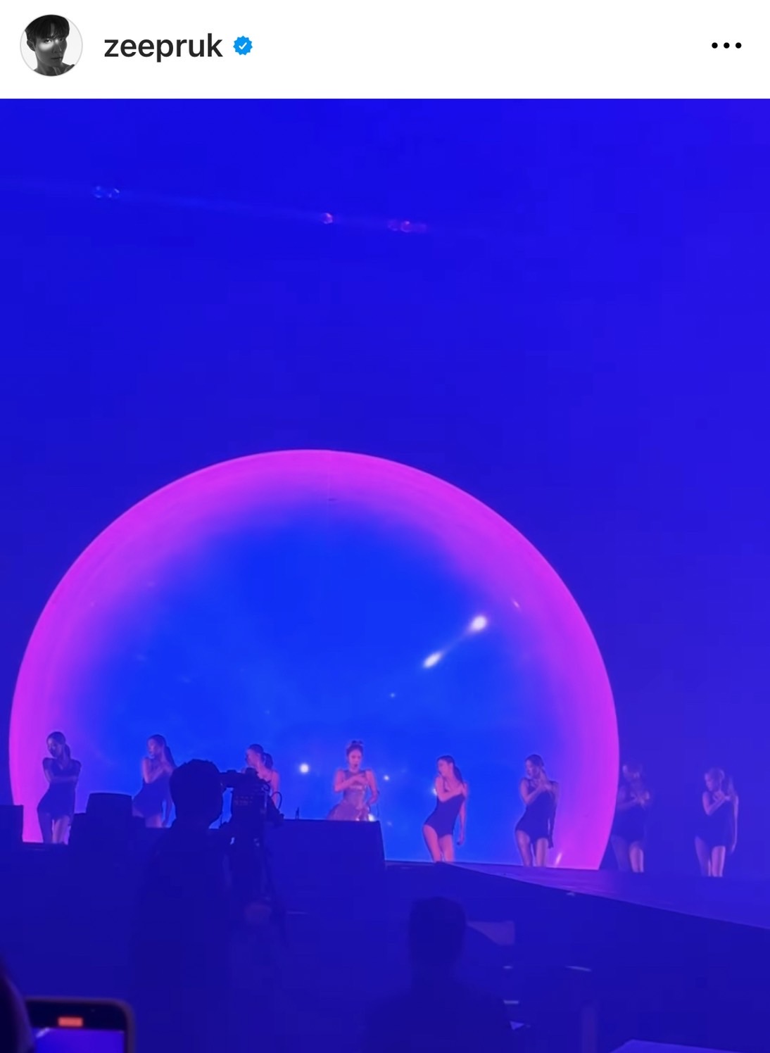 ซี - นุนิว เล่าโมเมนต์ควงคู่ดูคอนเสิร์ต BLACKPINK 