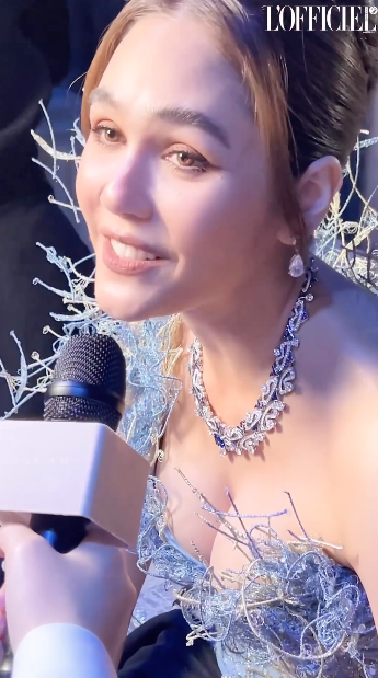 หยุดหวีดไม่ได้!! 'ชมพู่ อารยา' กระทบไหล่ 'หยางหยาง' พระเอกซุปตาร์จีน ที่เวนิส หยุดหวีดไม่ได้!! 'ชมพู่ อารยา' กระทบไหล่ 'หยางหยาง' พระเอกซุปตาร์จีน ที่เวนิส