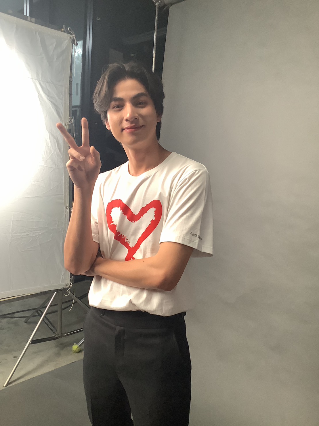 กลัฟ คณาวุฒิ ไม่กังวลหลังมีดราม่าฉากในละคร เผย เงินที่ได้จากแฟนคลับในวันเกิดนำไปทำบุญ กลัฟ คณาวุฒิ ไม่กังวลหลังมีดราม่าฉากในละคร เผย เงินที่ได้จากแฟนคลับในวันเกิดนำไปทำบุญ