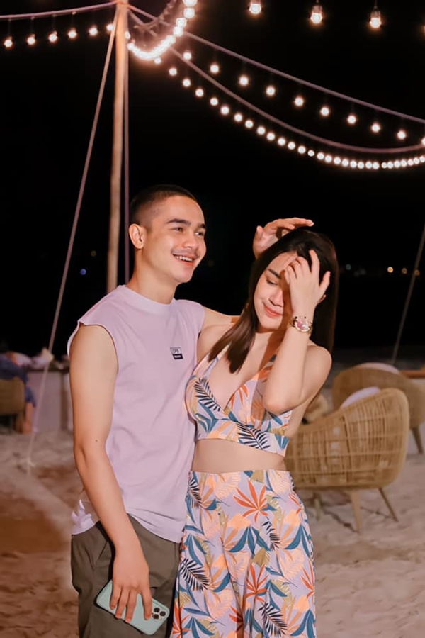  เจนนี่ รัชนก โพสต์ภาพแฟนหนุ่มหอมแก้ม ฉลอง 3 เดือน เจอแซะอีกแล้ว!!