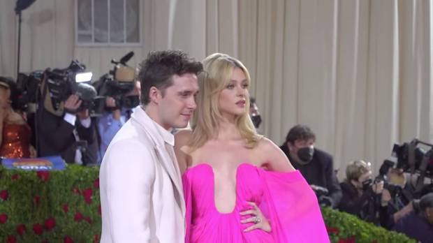 แตกคอกันเสียแล้ว?!! ลือสะใภ้ใหญ่บ้าน ‘เบ็คแฮม’ ไม่ลงรอยแม่สามี