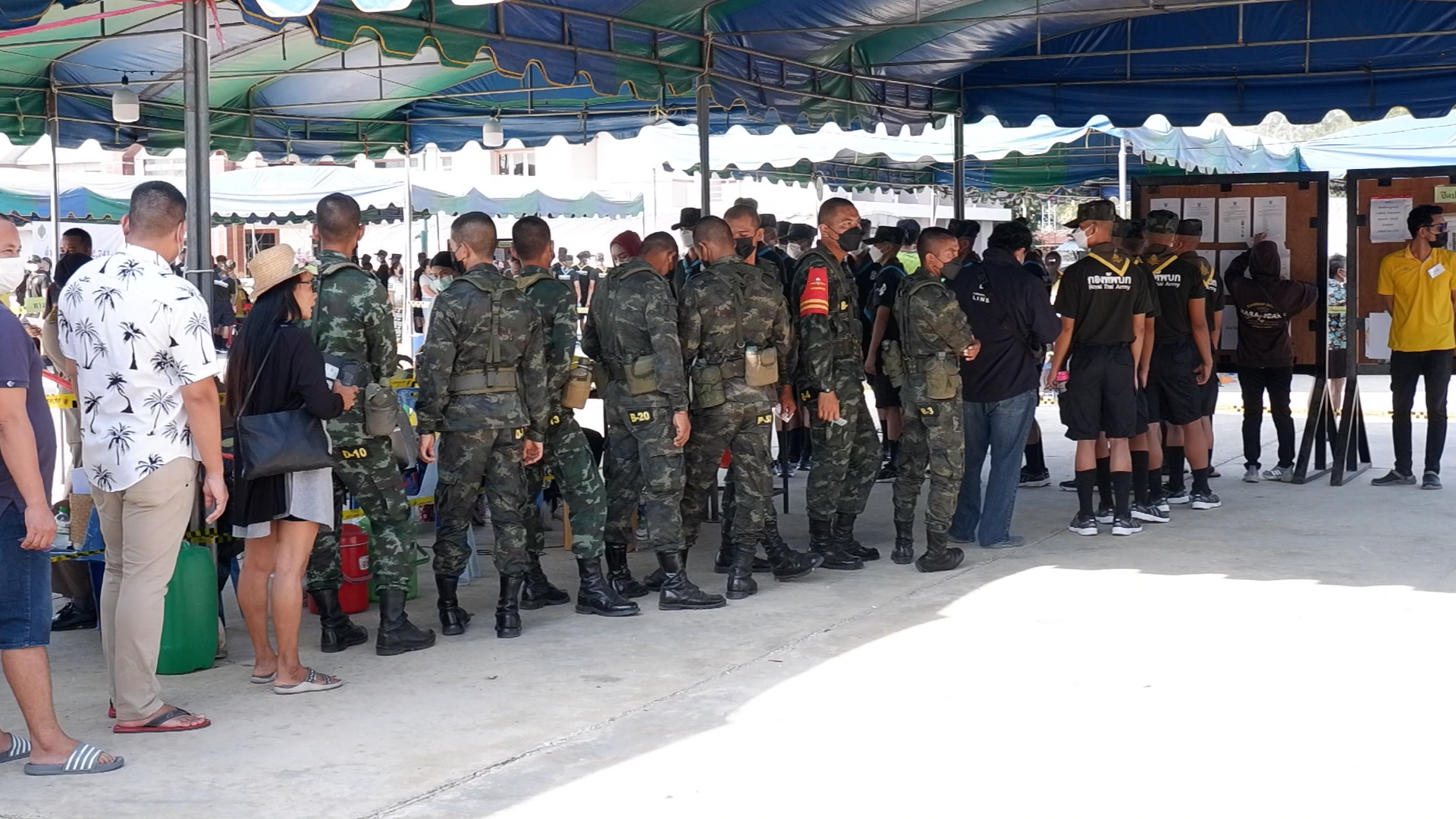 เลือกตั้ง 2566 กำแพงเพชร-ประจวบฯคึกคัก! ทหารตบเท้าใช้สิทธิเลือกตั้งล่วงหน้า