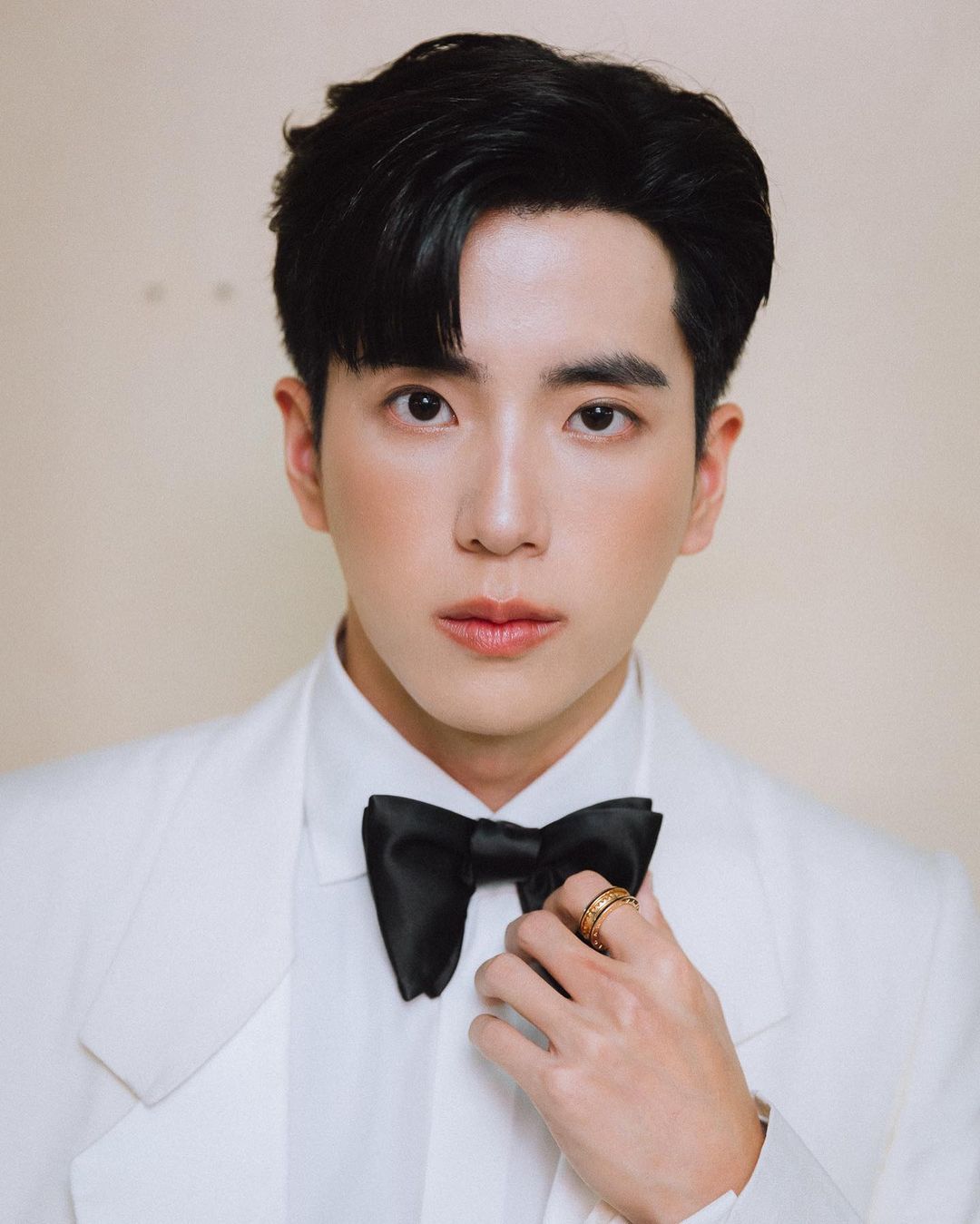 เปิดวาร์ป นนกุล หนุ่มหน้าใส มีคลิปเดินคุย ถือผ้าคลุมไหล่ให้ แอฟ ทักษอร เปิดวาร์ป นนกุล หนุ่มหน้าใส มีคลิปเดินคุย ถือผ้าคลุมไหล่ให้ แอฟ ทักษอร