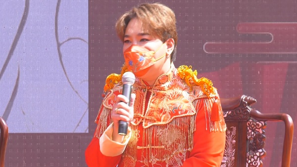 ดีเจบุ๊คโกะ วอน อย่าทำผิดกฎ หลังเกิดดราม่าถ้ำนาคา (มีคลิป) ดีเจบุ๊คโกะ วอน อย่าทำผิดกฎ หลังเกิดดราม่าถ้ำนาคา (มีคลิป)