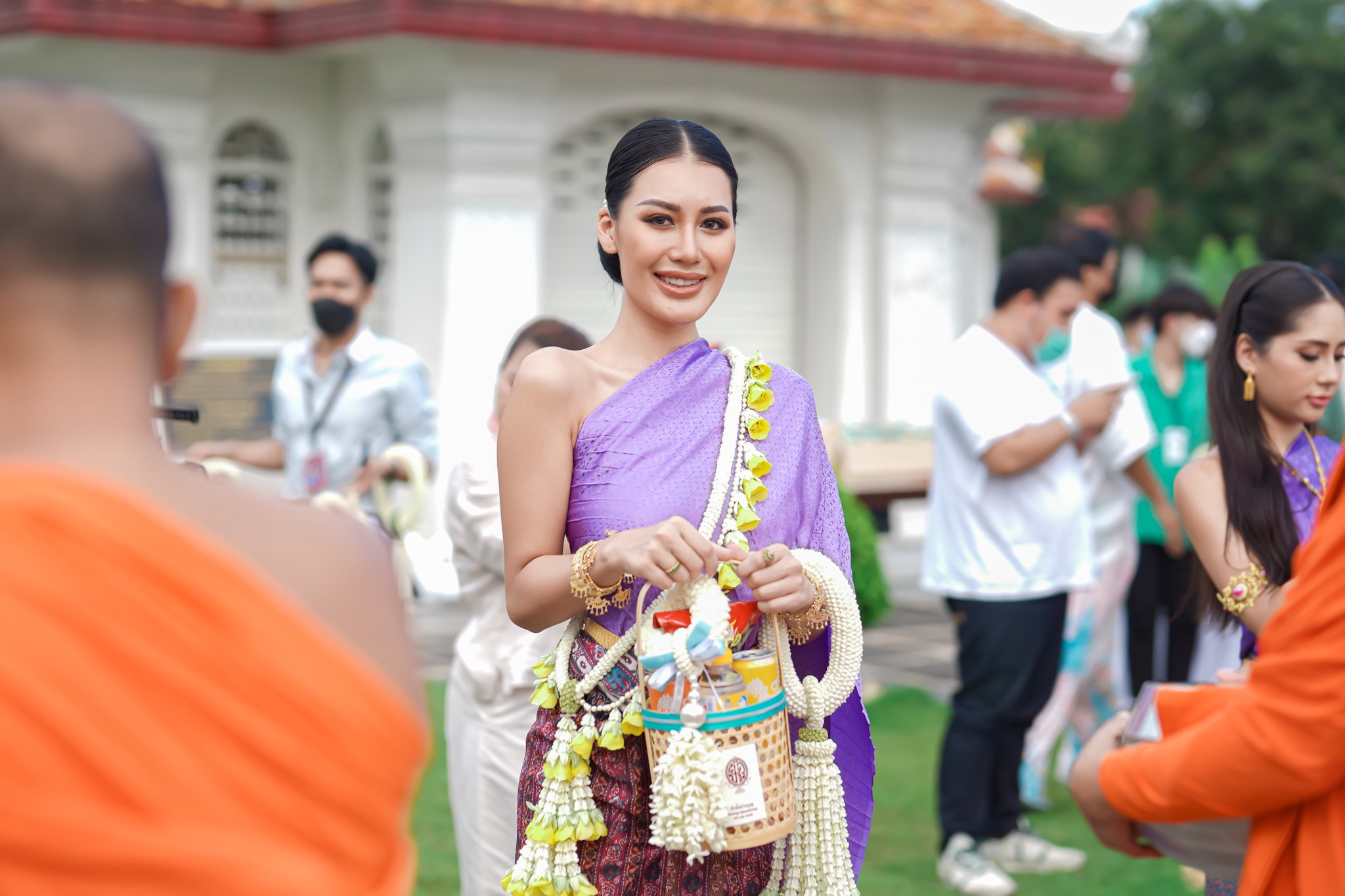 เอาฤกษ์เอาชัย 30 สาวงาม MUT2022 สวมชุดไทยไปทำบุญ (มีคลิป)