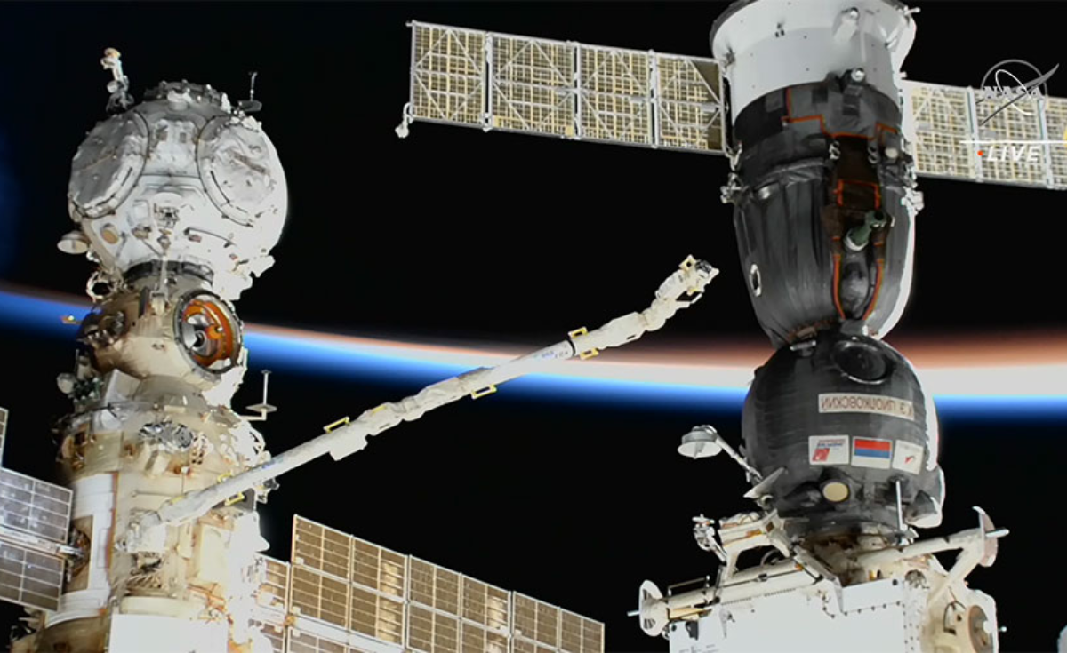 ยาน Dragon ของ SpaceX รับบทเป็นยานฉุกเฉินพานักบินอวกาศ NASA กลับบ้าน