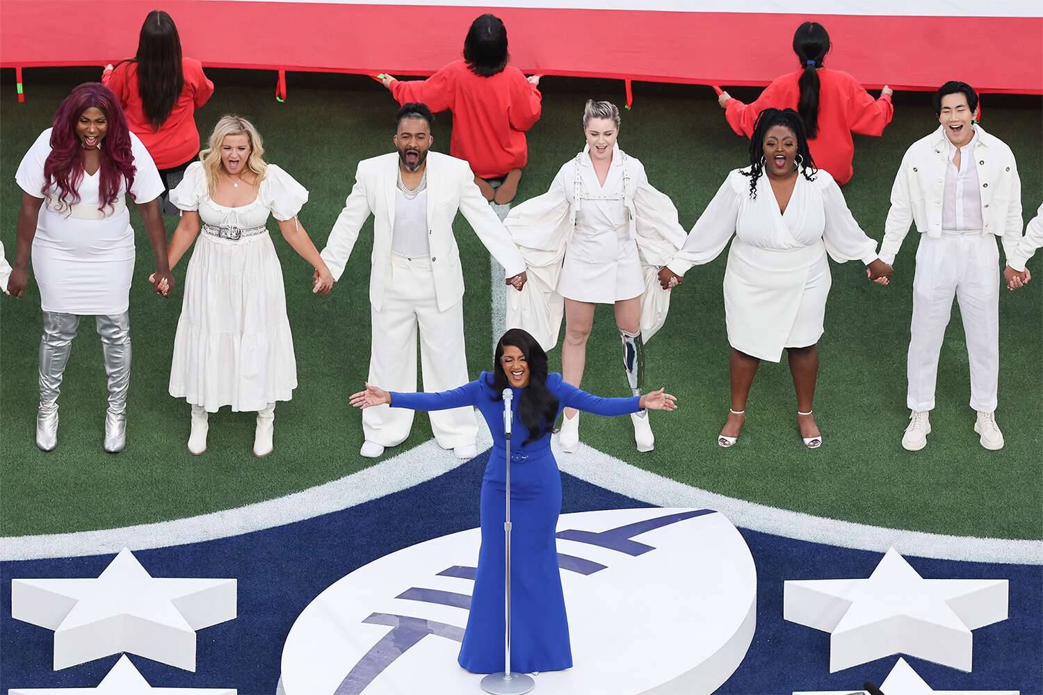 “Dr. Dre” นำทีมศิลปินดังโชว์พักครึ่งเกม “Super Bowl” ครั้งที่ 56 อย่างยิ่งใหญ่ “Dr. Dre” นำทีมศิลปินดังโชว์พักครึ่งเกม “Super Bowl” ครั้งที่ 56 อย่างยิ่งใหญ่