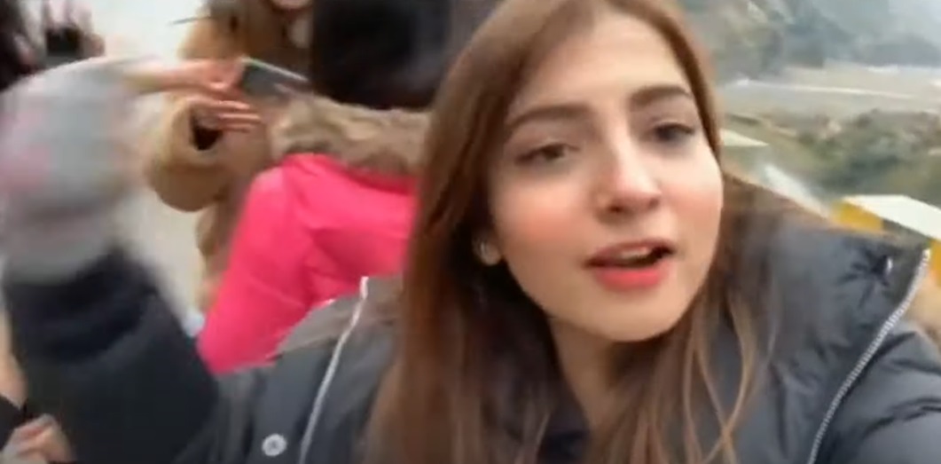 คลิปถ่ายเล่นๆ แค่เพียง 5 วินาที ทำสาวชาวปากีสถานดังไปทั่วโลก คลิปถ่ายเล่นๆ แค่เพียง 5 วินาที ทำสาวชาวปากีสถานดังไปทั่วโลก